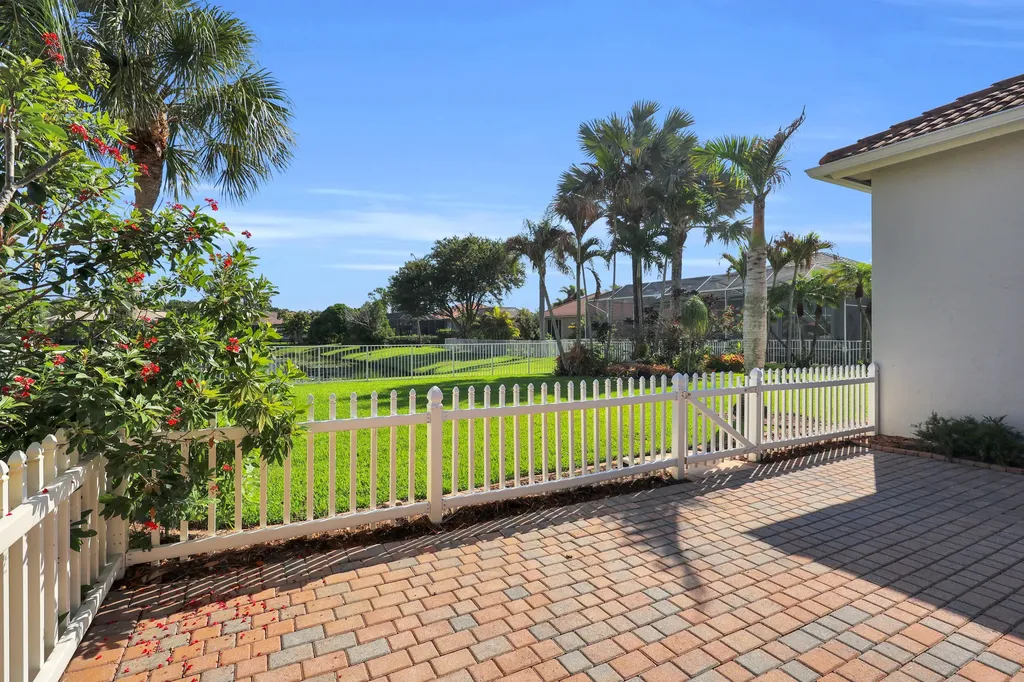 7041 SE Bay Hill Drive Stuart FL 34997