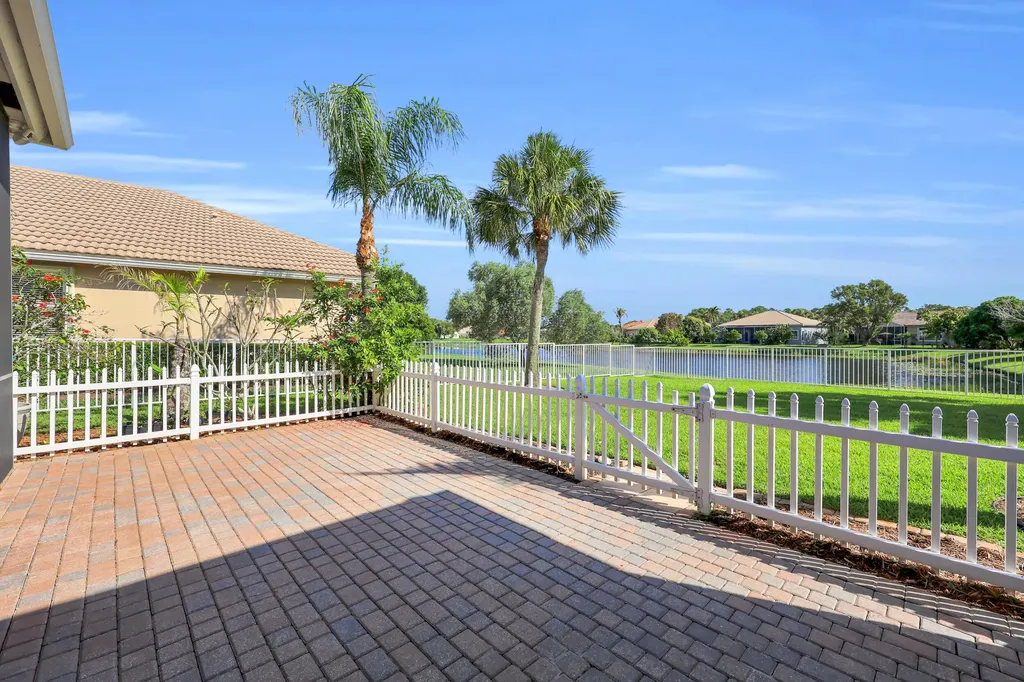 7041 SE Bay Hill Drive Stuart FL 34997