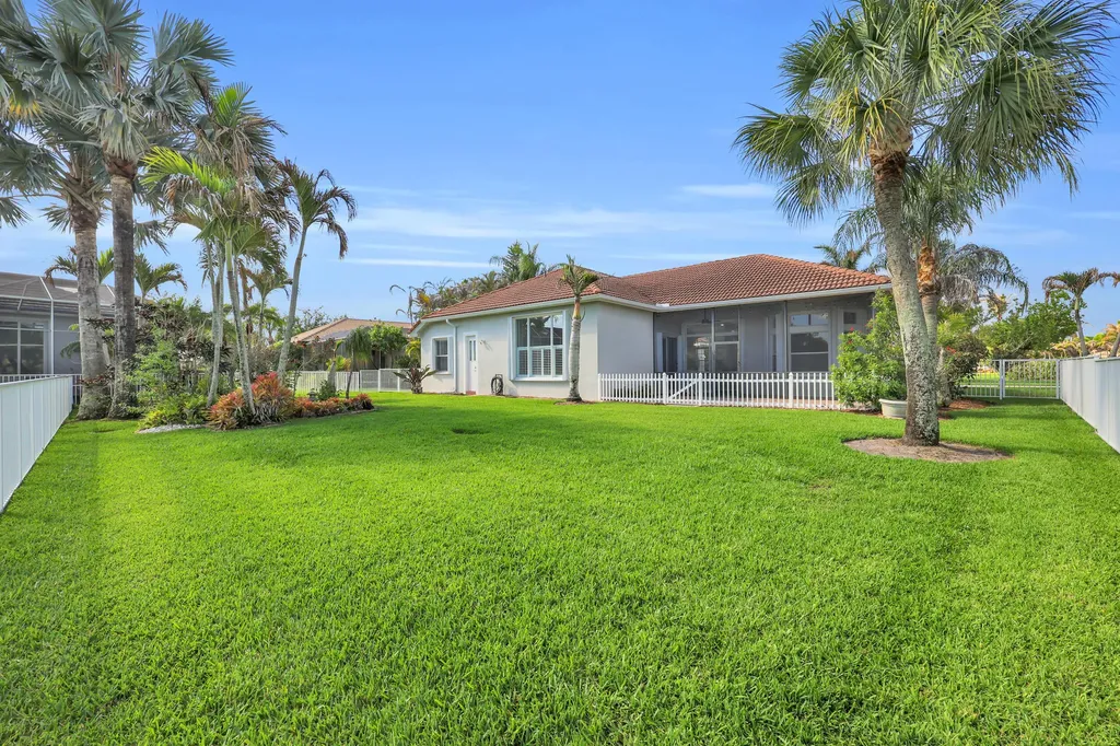 7041 SE Bay Hill Drive Stuart FL 34997