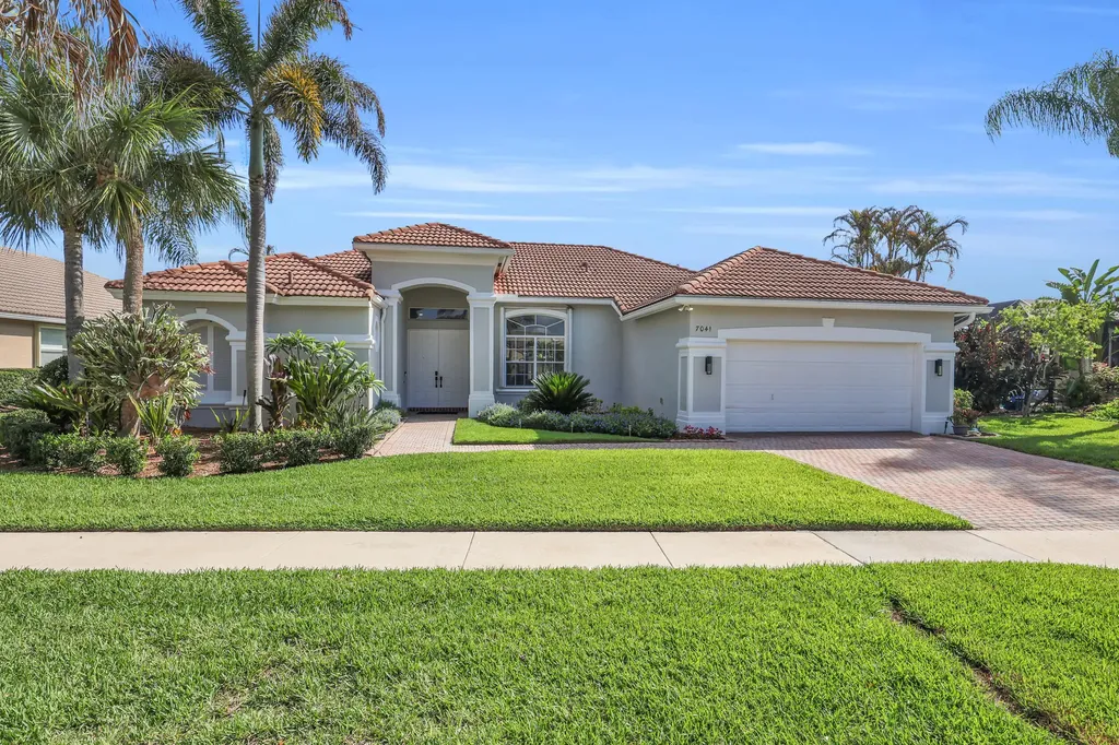 7041 SE Bay Hill Drive Stuart FL 34997