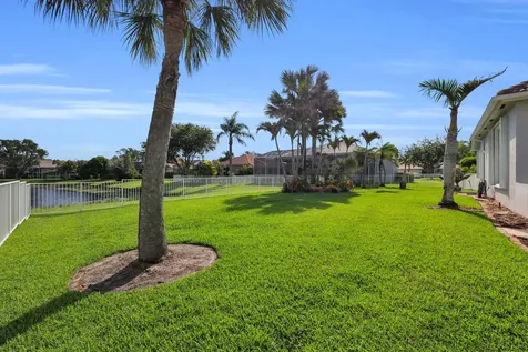 7041 SE Bay Hill Drive Stuart FL 34997