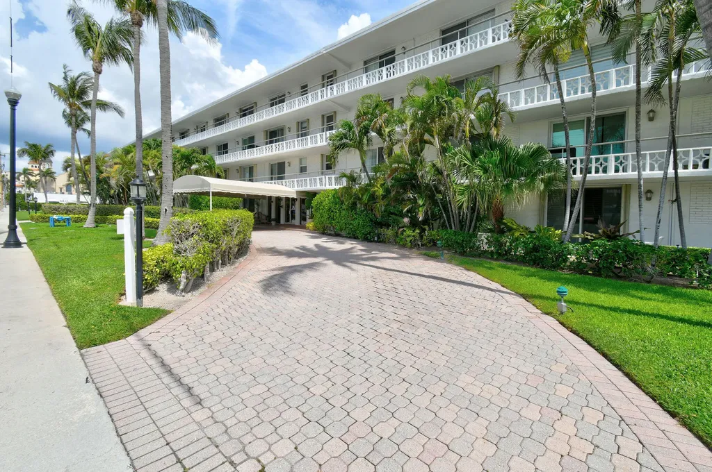 139 Sunrise Avenue Palm Beach FL 33480