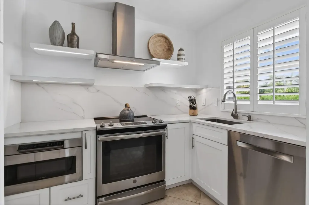 139 Sunrise Avenue Palm Beach FL 33480