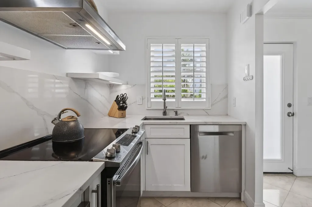139 Sunrise Avenue Palm Beach FL 33480