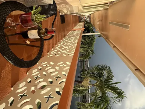 900 SW 10th Terrace Hallandale Beach FL 33009