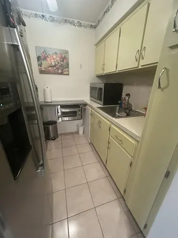 900 SW 10th Terrace Hallandale Beach FL 33009