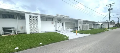 900 SW 10th Terrace Hallandale Beach FL 33009