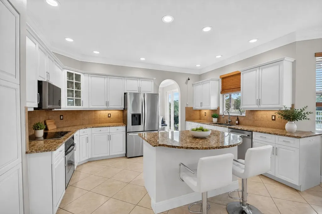 2214 Ridgewood Circle Royal Palm Beach FL 33411