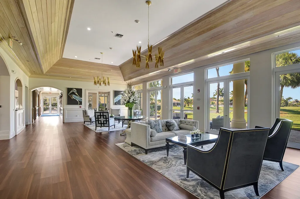 2214 Ridgewood Circle Royal Palm Beach FL 33411