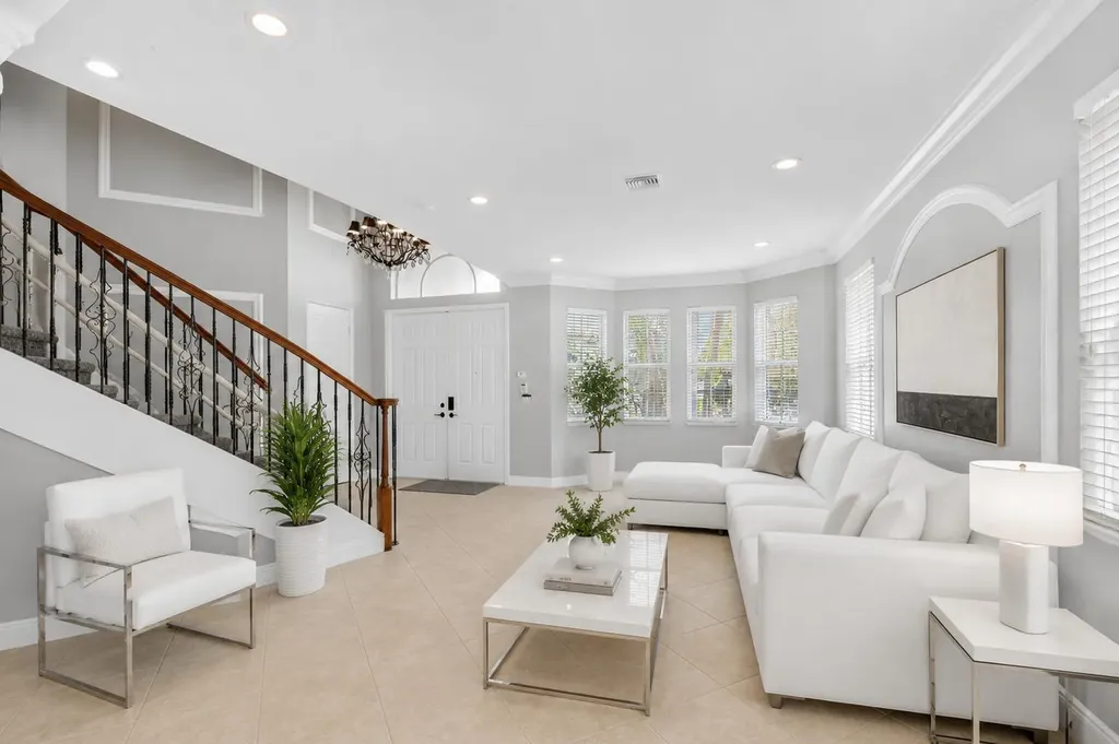 2214 Ridgewood Circle Royal Palm Beach FL 33411