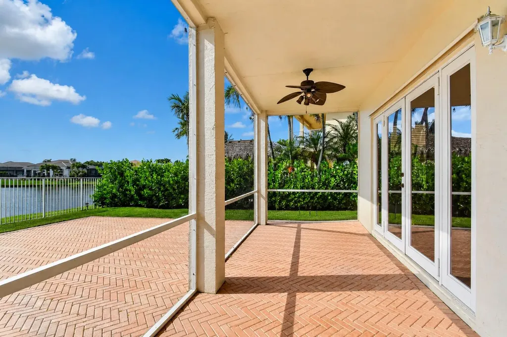 2214 Ridgewood Circle Royal Palm Beach FL 33411
