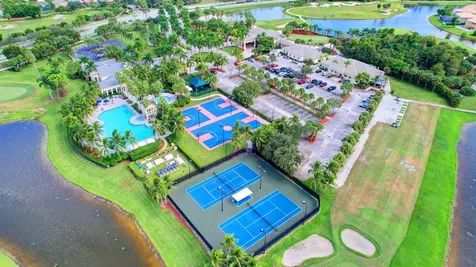 2214 Ridgewood Circle Royal Palm Beach FL 33411