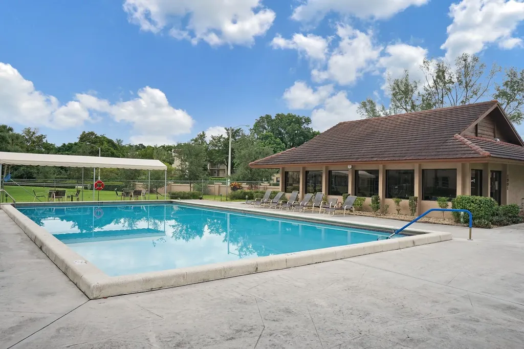 1831 Sabal Palm Drive Davie FL 33324