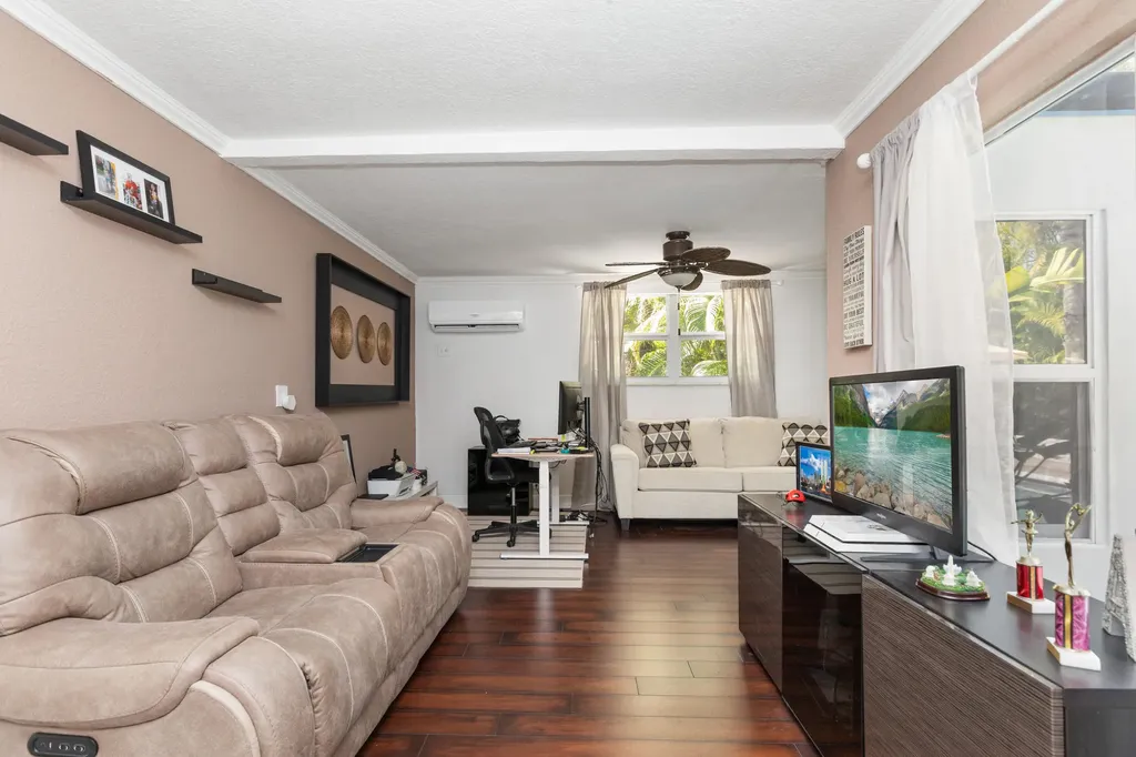 1431 NW 70th Way Plantation FL 33313