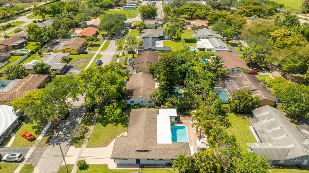 1431 NW 70th Way Plantation FL 33313