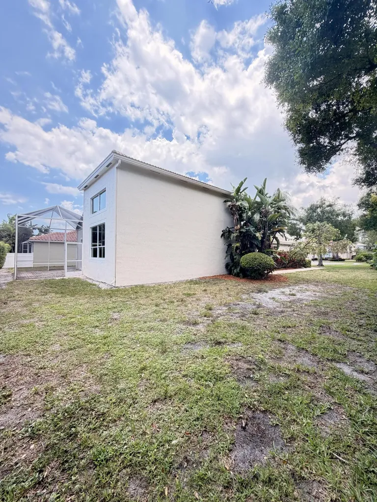 23426 Alzira Circle Boca Raton FL 33433