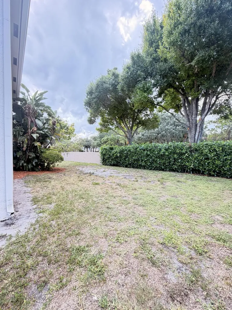 23426 Alzira Circle Boca Raton FL 33433