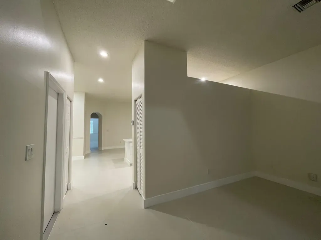 1806 NW 98th Avenue NW Pembroke Pines FL 33024