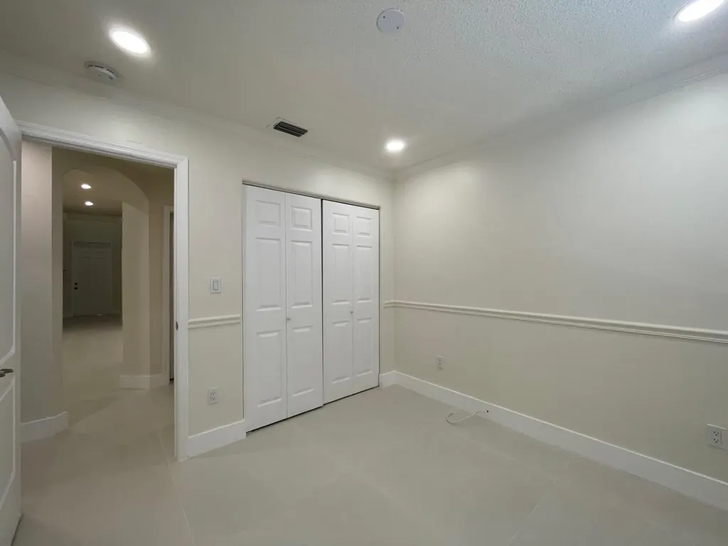 1806 NW 98th Avenue NW Pembroke Pines FL 33024