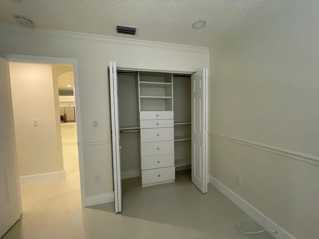 1806 NW 98th Avenue NW Pembroke Pines FL 33024