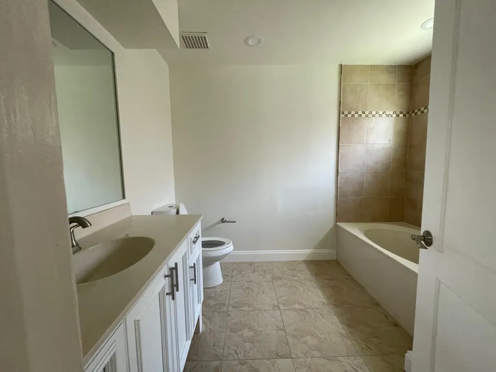 1806 NW 98th Avenue NW Pembroke Pines FL 33024