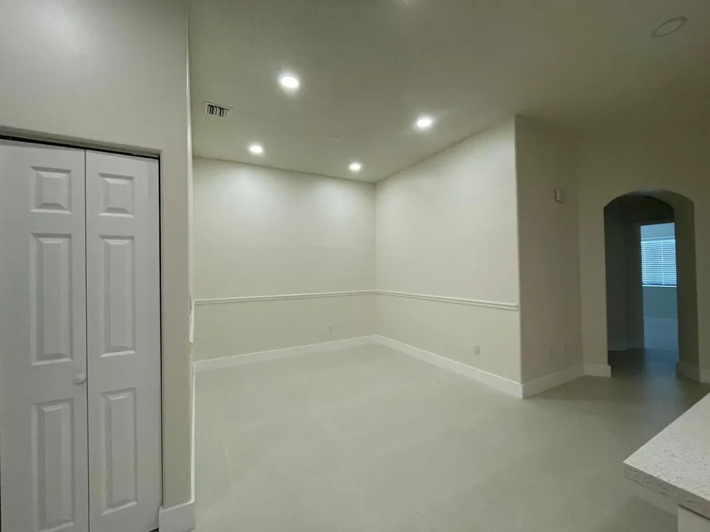 1806 NW 98th Avenue NW Pembroke Pines FL 33024