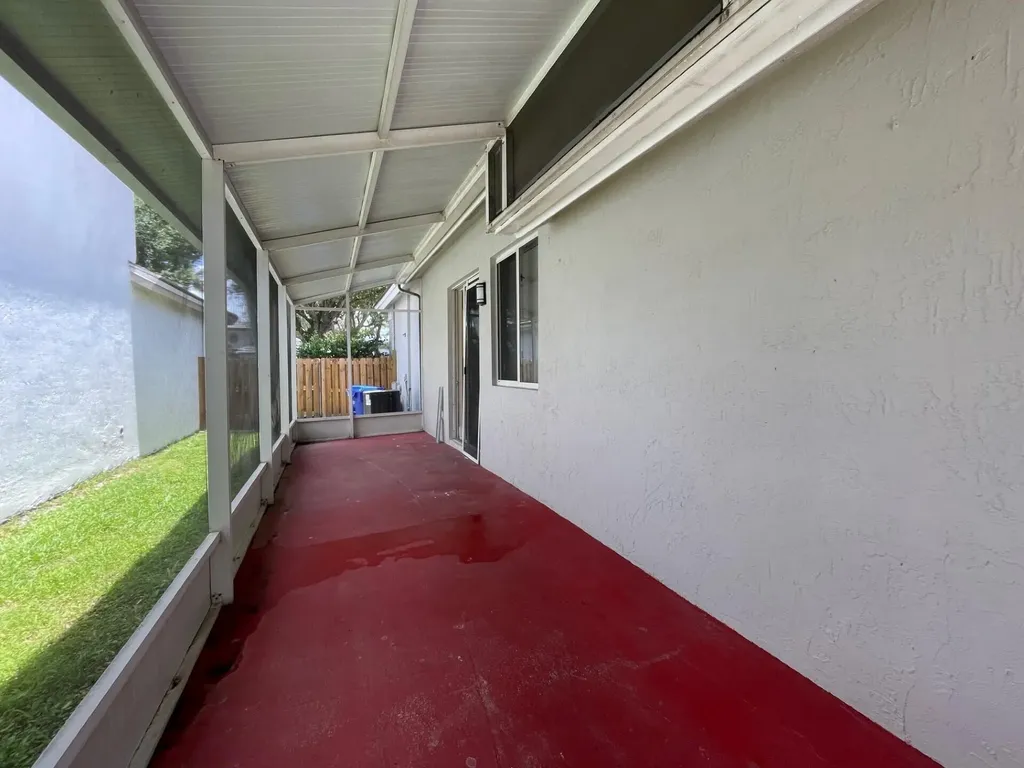 1806 NW 98th Avenue NW Pembroke Pines FL 33024