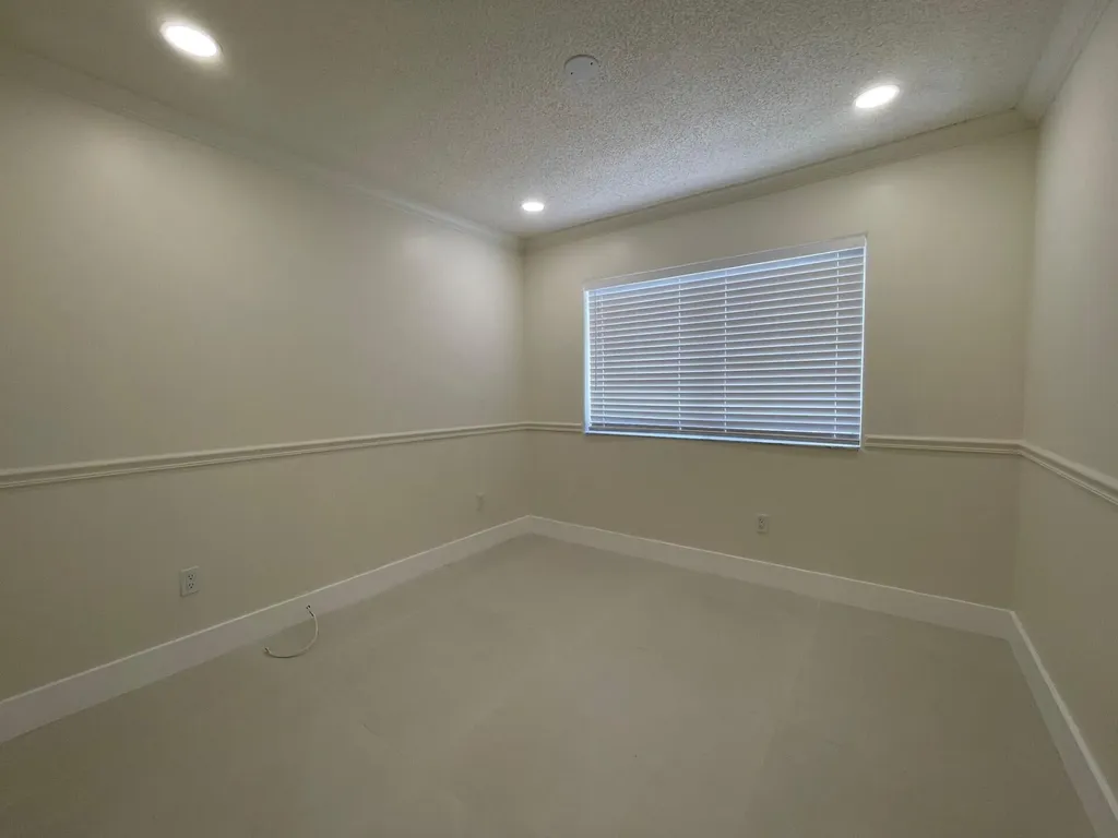 1806 NW 98th Avenue NW Pembroke Pines FL 33024