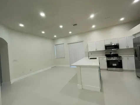 1806 NW 98th Avenue NW Pembroke Pines FL 33024