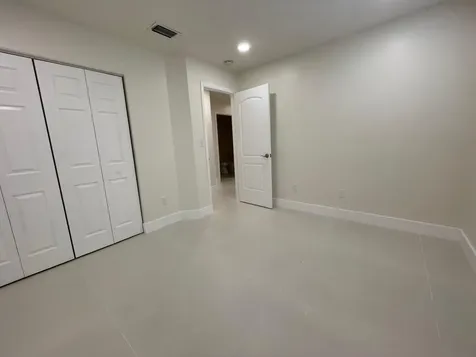 1806 NW 98th Avenue NW Pembroke Pines FL 33024