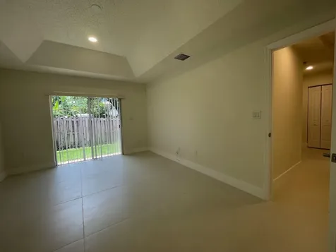 1806 NW 98th Avenue NW Pembroke Pines FL 33024