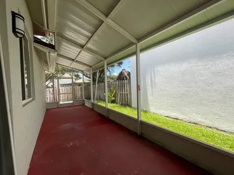 1806 NW 98th Avenue NW Pembroke Pines FL 33024