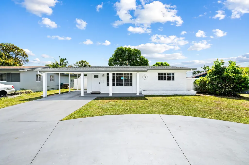 2411 Gulfstream Drive Miramar FL 33023
