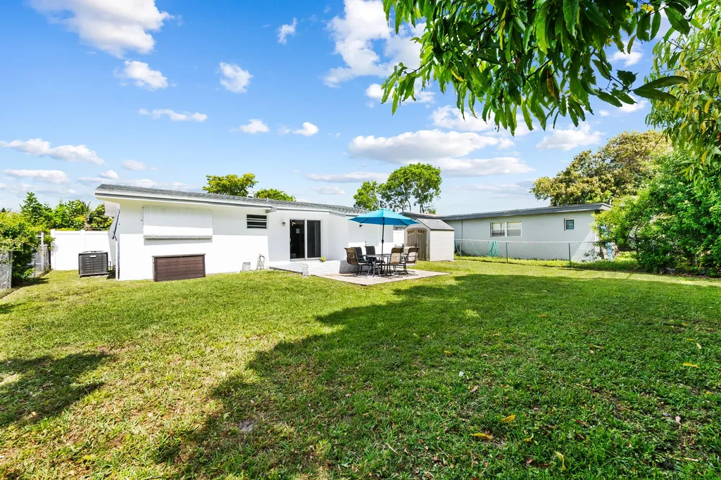 2411 Gulfstream Drive Miramar FL 33023