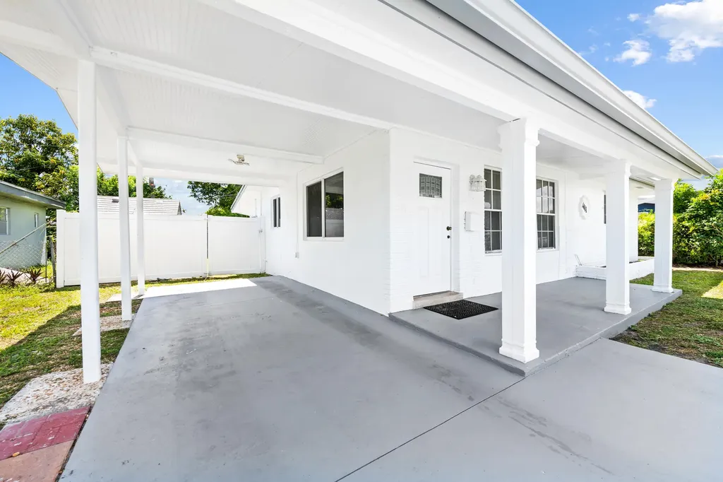 2411 Gulfstream Drive Miramar FL 33023