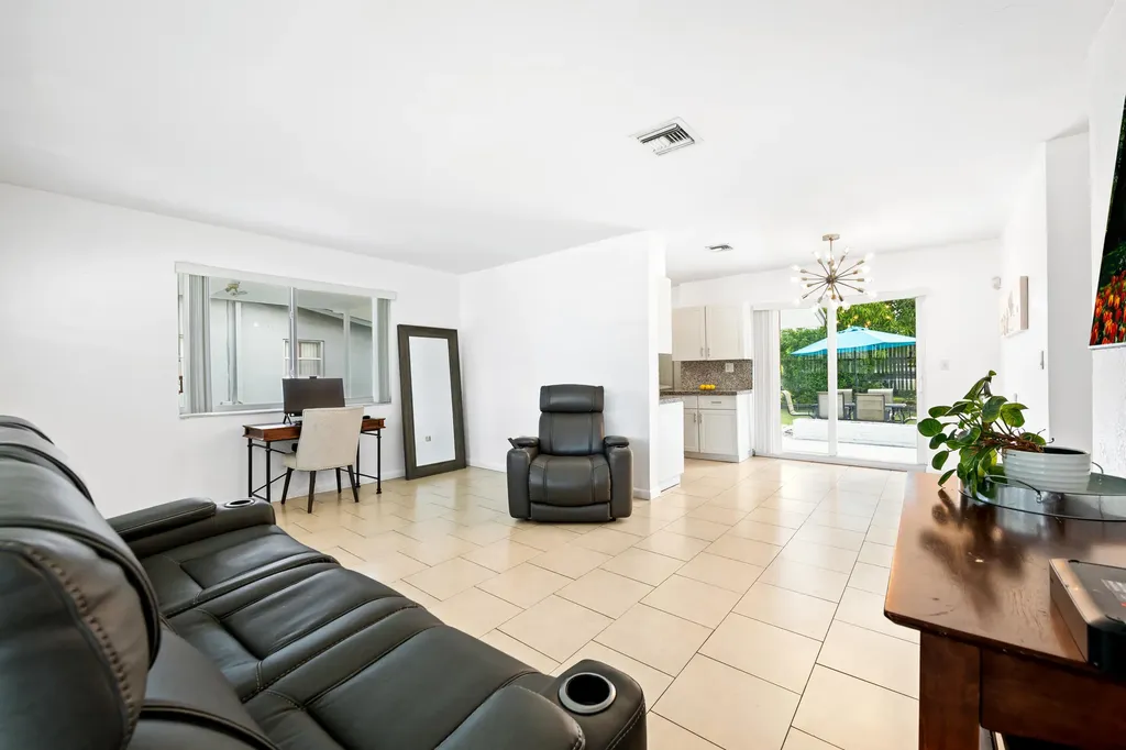 2411 Gulfstream Drive Miramar FL 33023