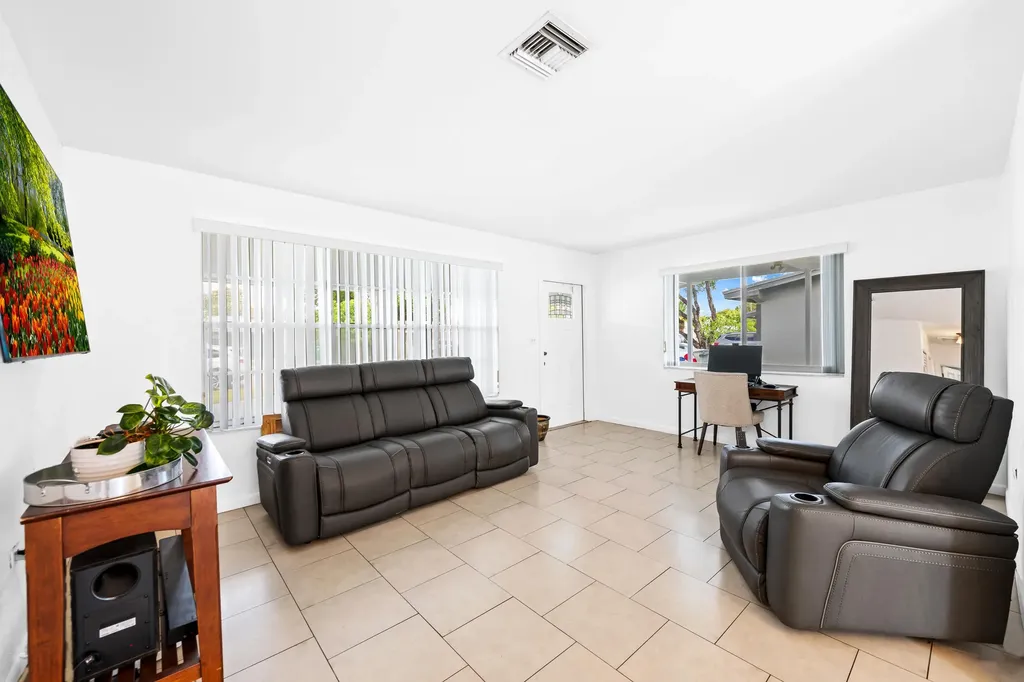 2411 Gulfstream Drive Miramar FL 33023