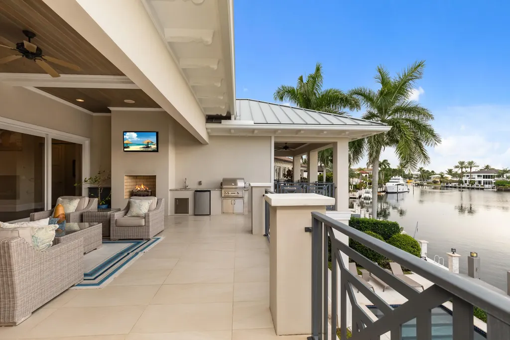 3211 NE 27th Avenue Lighthouse Point FL 33064