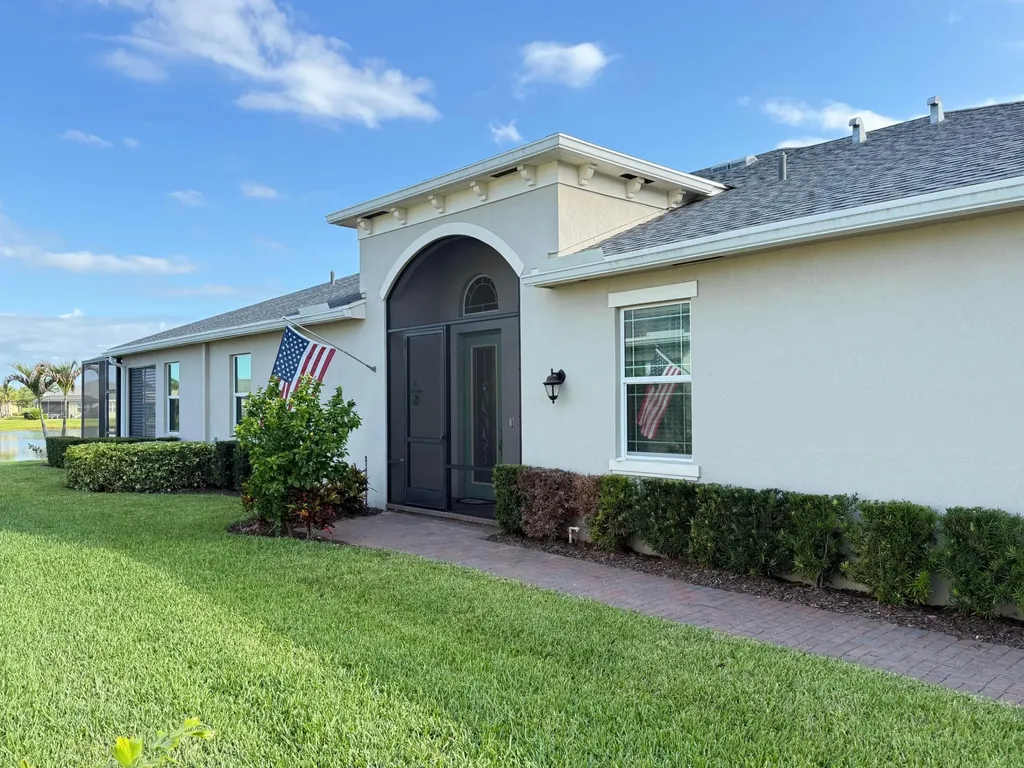 12845 SW Lake Fern Circle Port St Lucie FL 34987