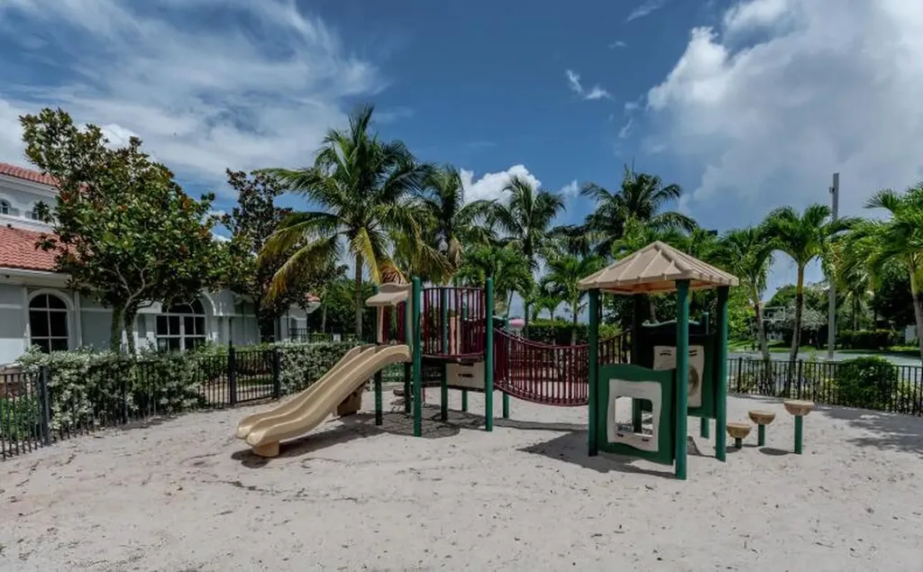 3019 Laurel Ridge Circle Riviera Beach FL 33404