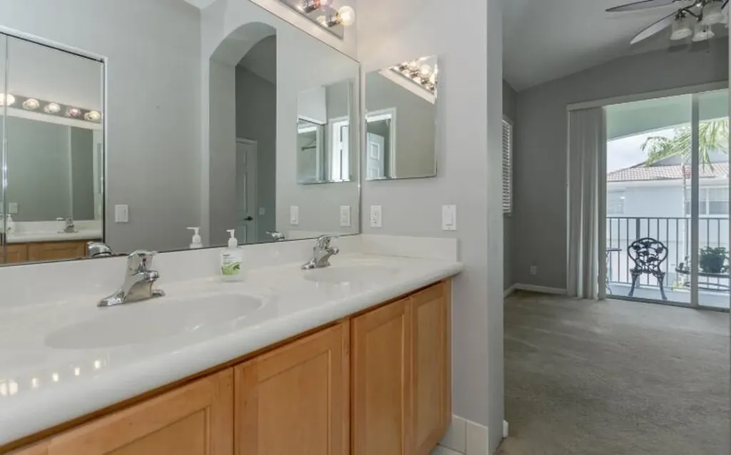 3019 Laurel Ridge Circle Riviera Beach FL 33404