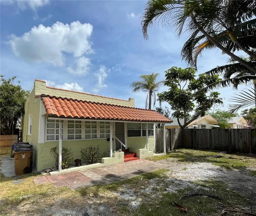 1969 NE 4th Street Deerfield Beach FL 33441