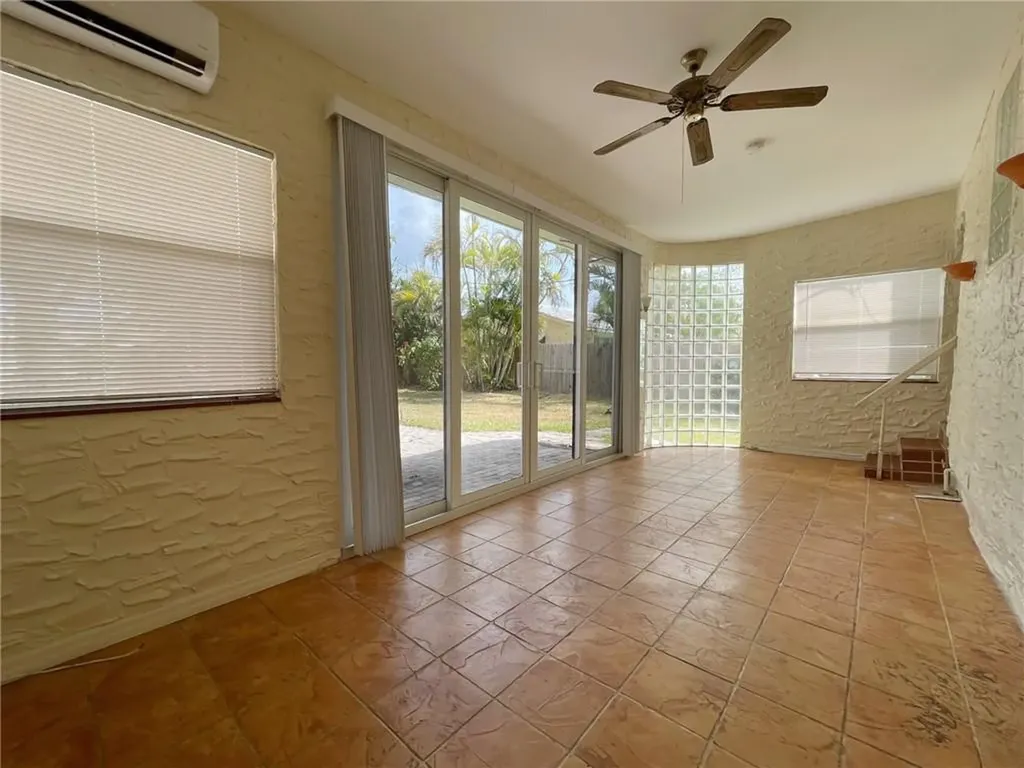 1969 NE 4th Street Deerfield Beach FL 33441