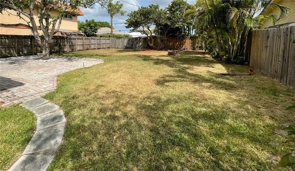 1969 NE 4th Street Deerfield Beach FL 33441