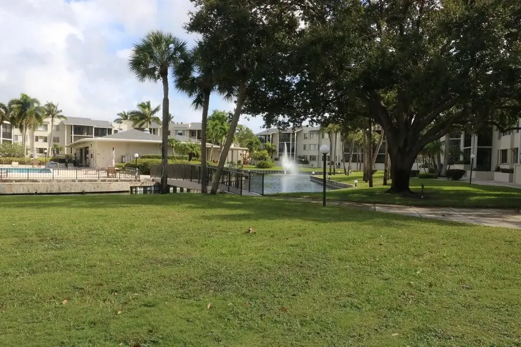 11811 Ave Of The Pga Palm Beach Gardens FL 33418