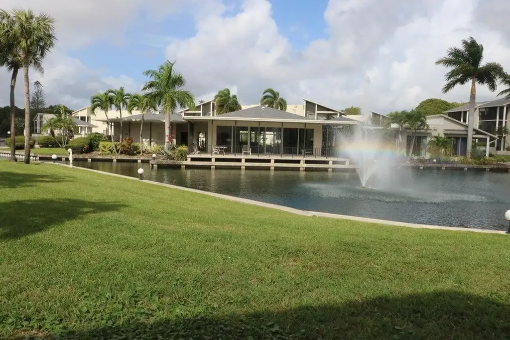 11811 Ave Of The Pga Palm Beach Gardens FL 33418