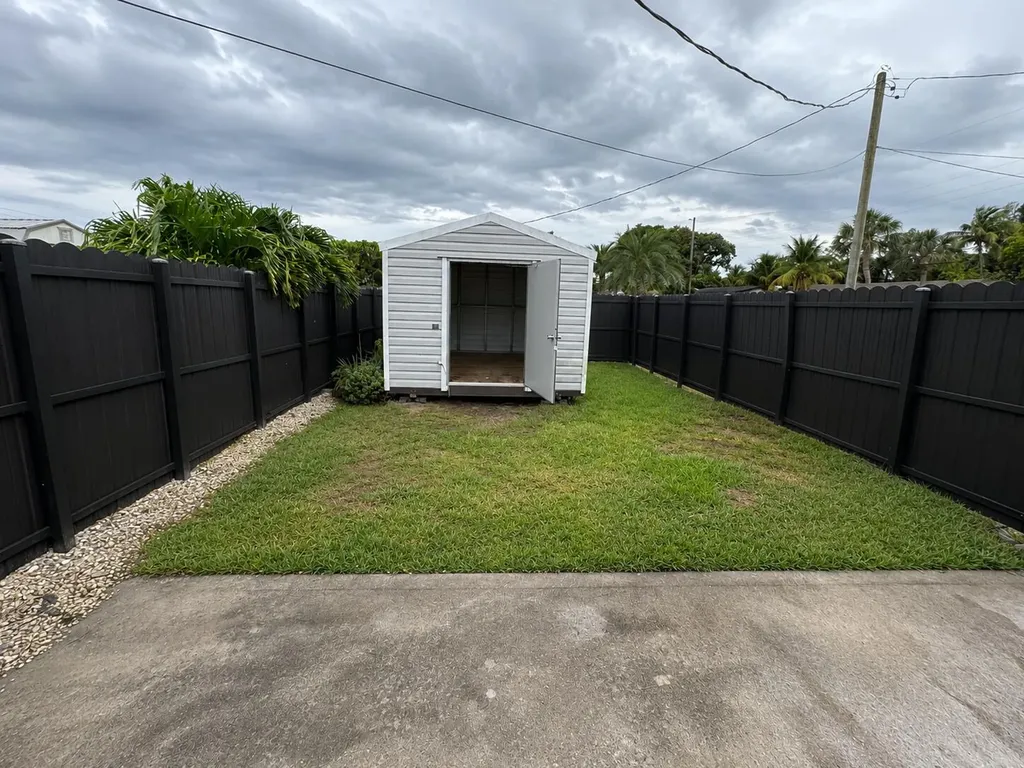 1818 Meadow Court West Palm Beach FL 33406