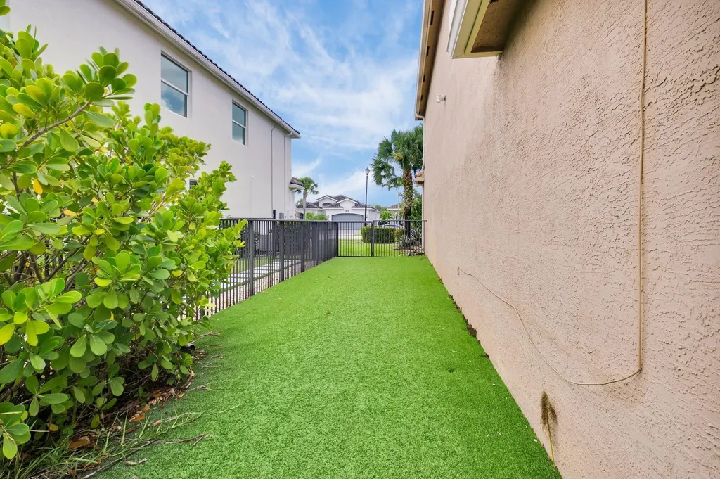 9712 Celtic Sea Lane Delray Beach FL 33446