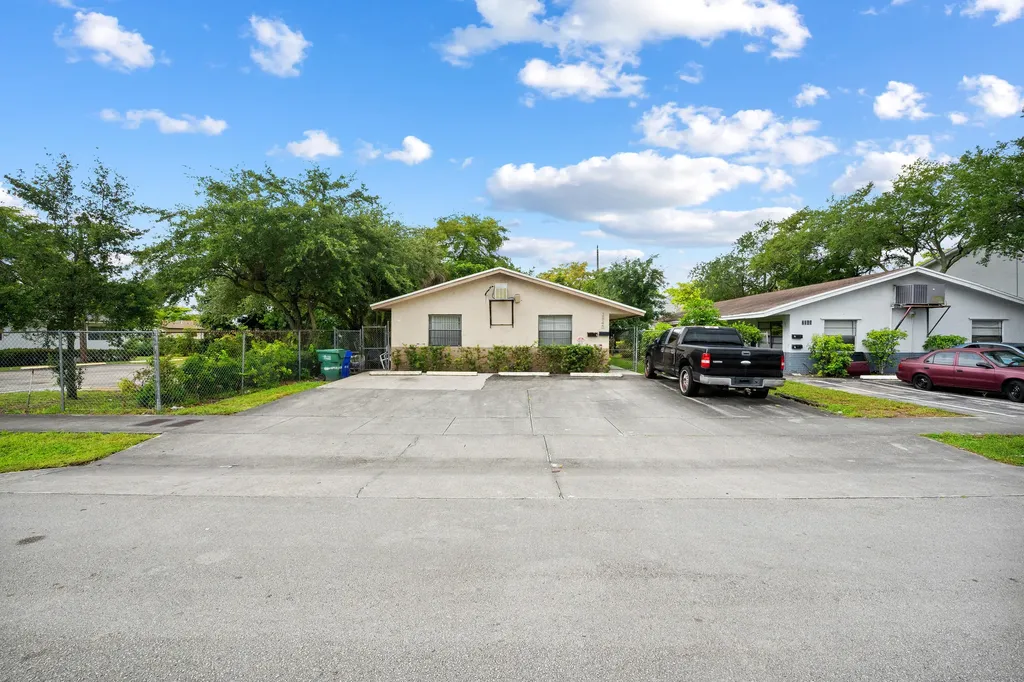 2840 NW 13th Court Fort Lauderdale FL 33311