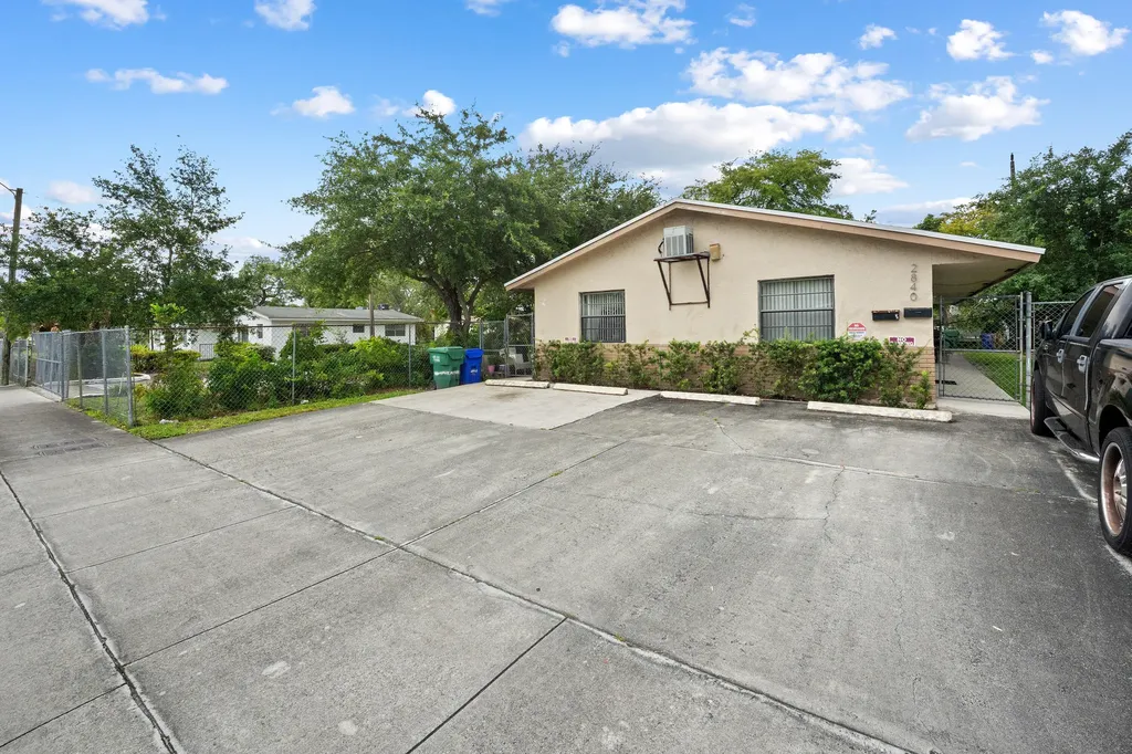2840 NW 13th Court Fort Lauderdale FL 33311